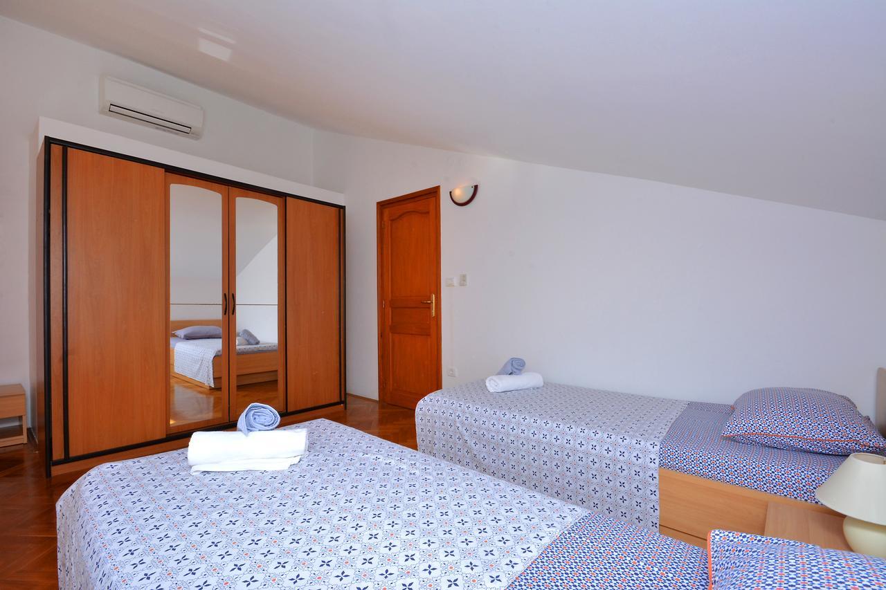 Villa Paris Necujam Exterior photo